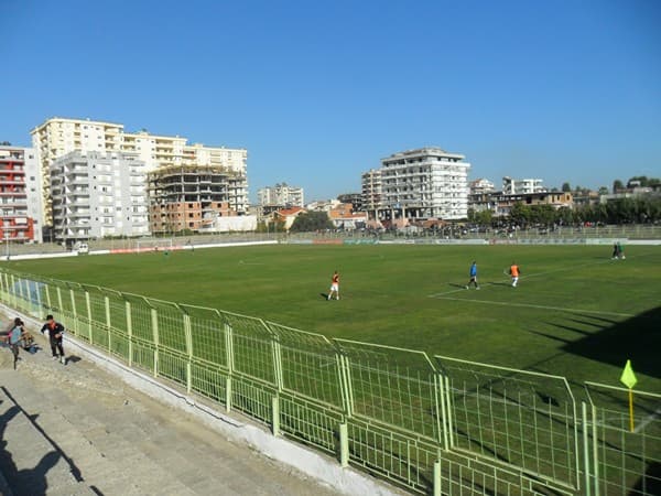 Stadiumi Loni Papuçiu